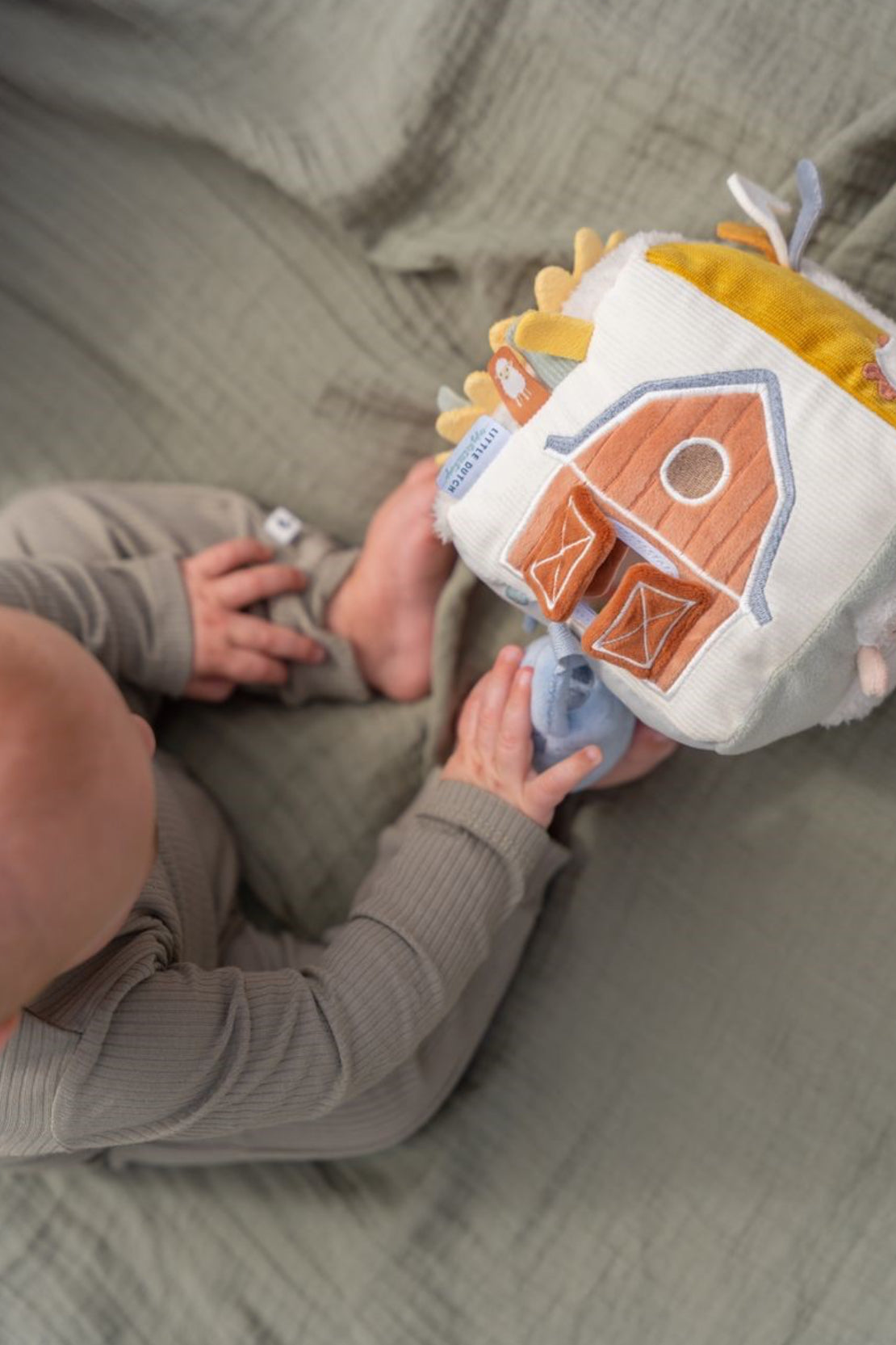 CUBO BLANDITO DE ACTIVIDADES PEQUEÑA GRANJA