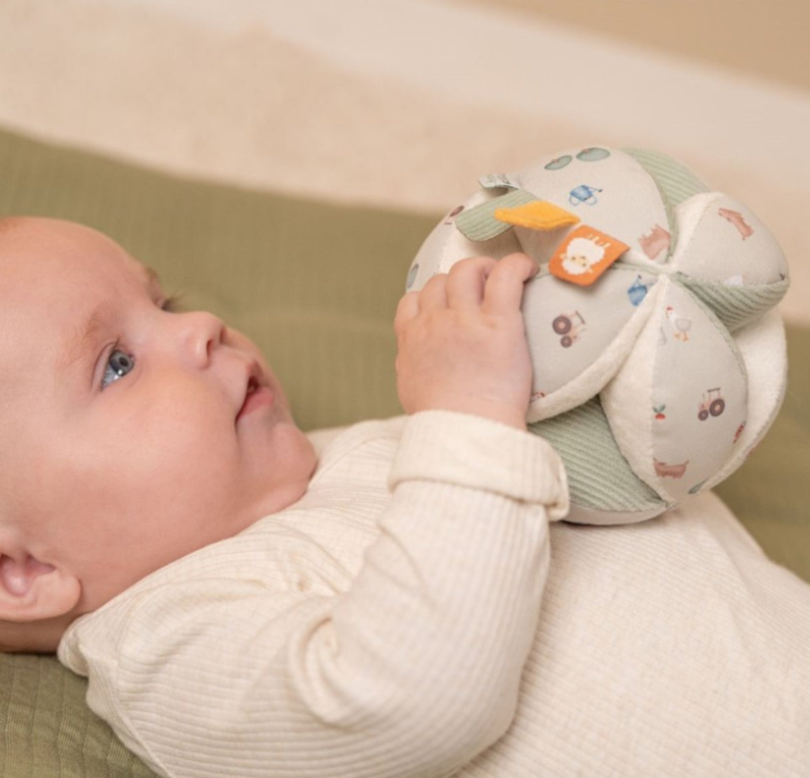 PELOTA MONTESSORI PEQUEÑA GRANJA