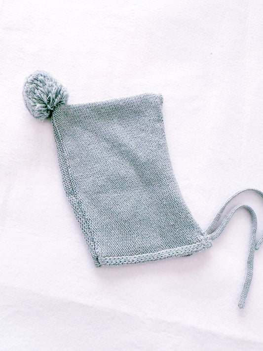 Gorro azul punto con Pompón