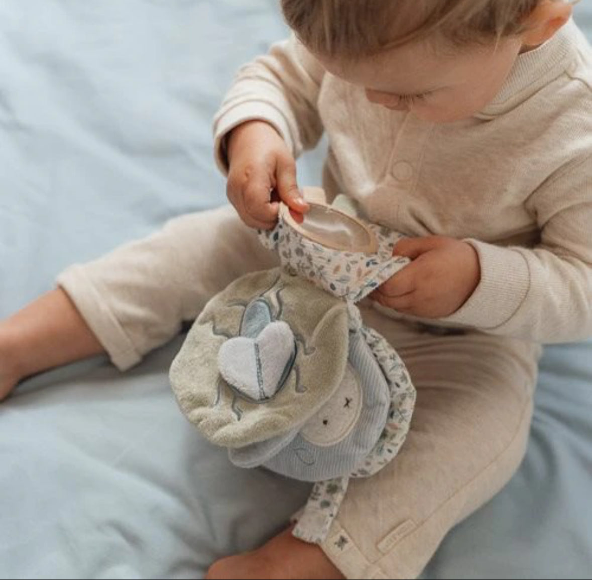 LIBRO BLANDITO DE ACTIVIDADES MIFFY BLOSSOM AZUL