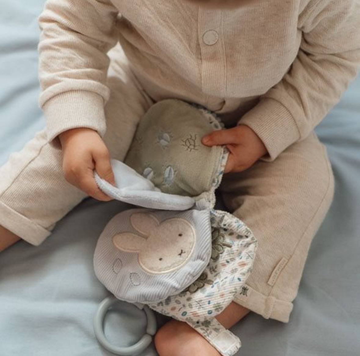 LIBRO BLANDITO DE ACTIVIDADES MIFFY BLOSSOM AZUL